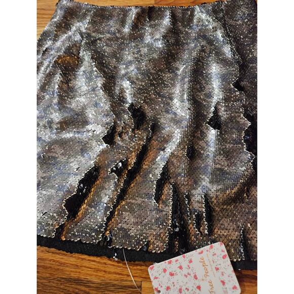 NWT! FREE PEOPLE Green Camo Reversible Sequin Mini A-Line Skirt Size 4 - Picture 5 of 11